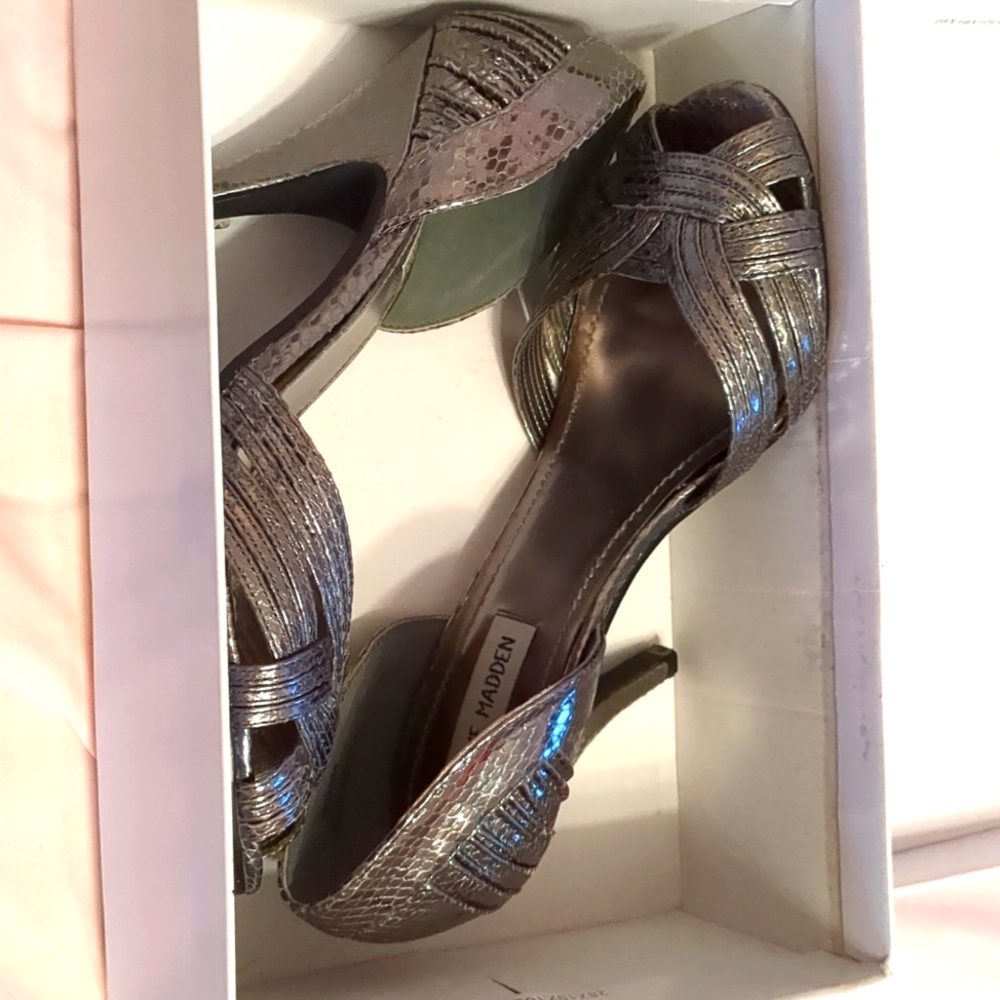 Steve Madden Pewter Heels (size 8.5)